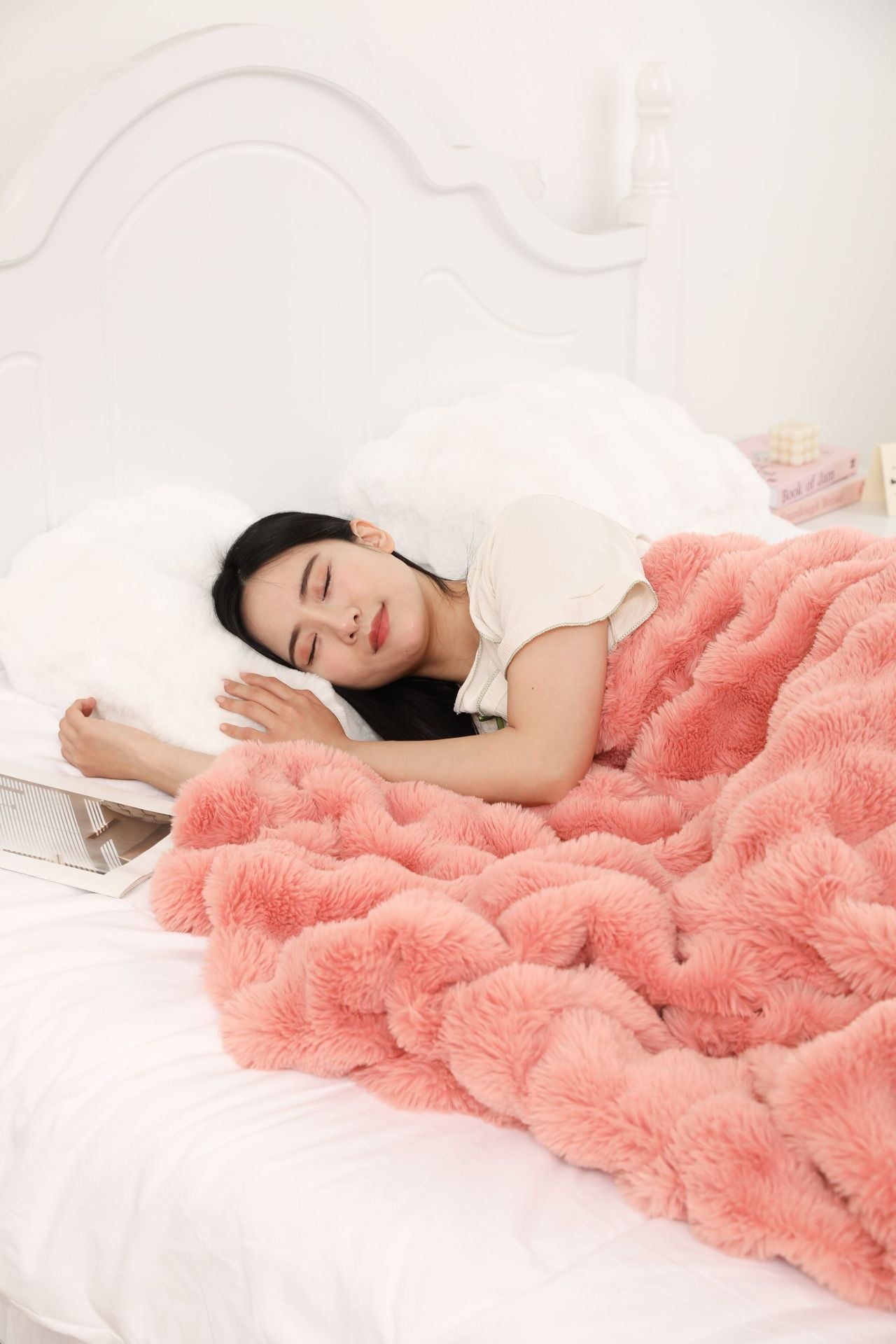 Soft & Thick Fleece Throw Blanket