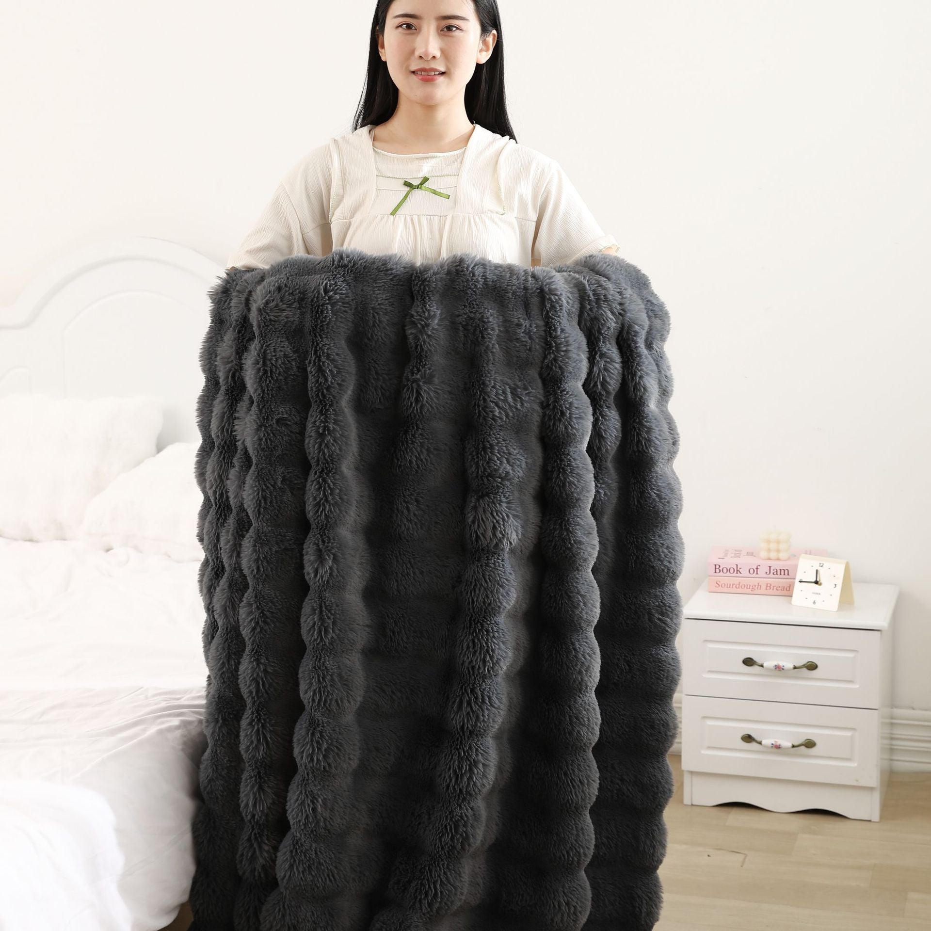Soft & Thick Fleece Throw Blanket