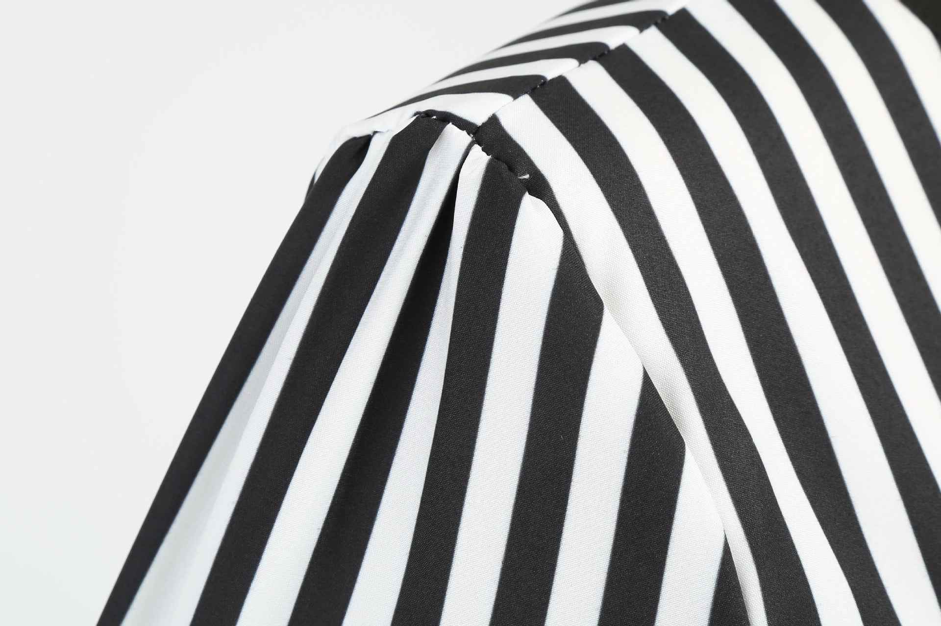 Summer Striped Off-the-Shoulder Bow Tie Party Maxi Dress with Flowy Skirt