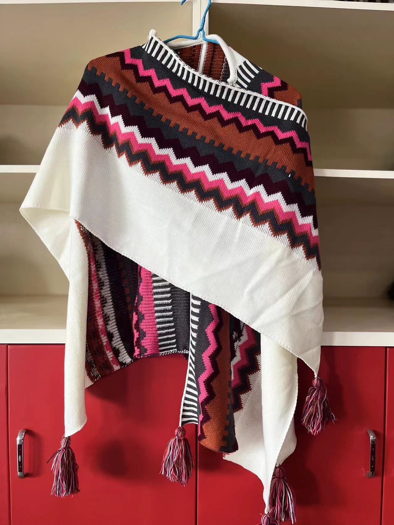 Bohemian Tassel Knit Cape – Free-Spirited & Stylish