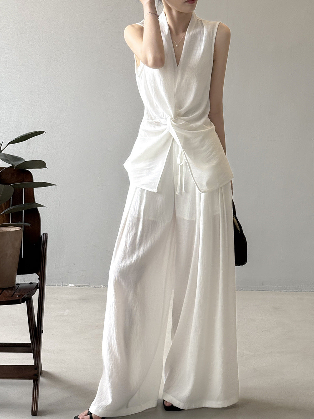 Designer Twist Knot Sleeveless Blouse Set for Women