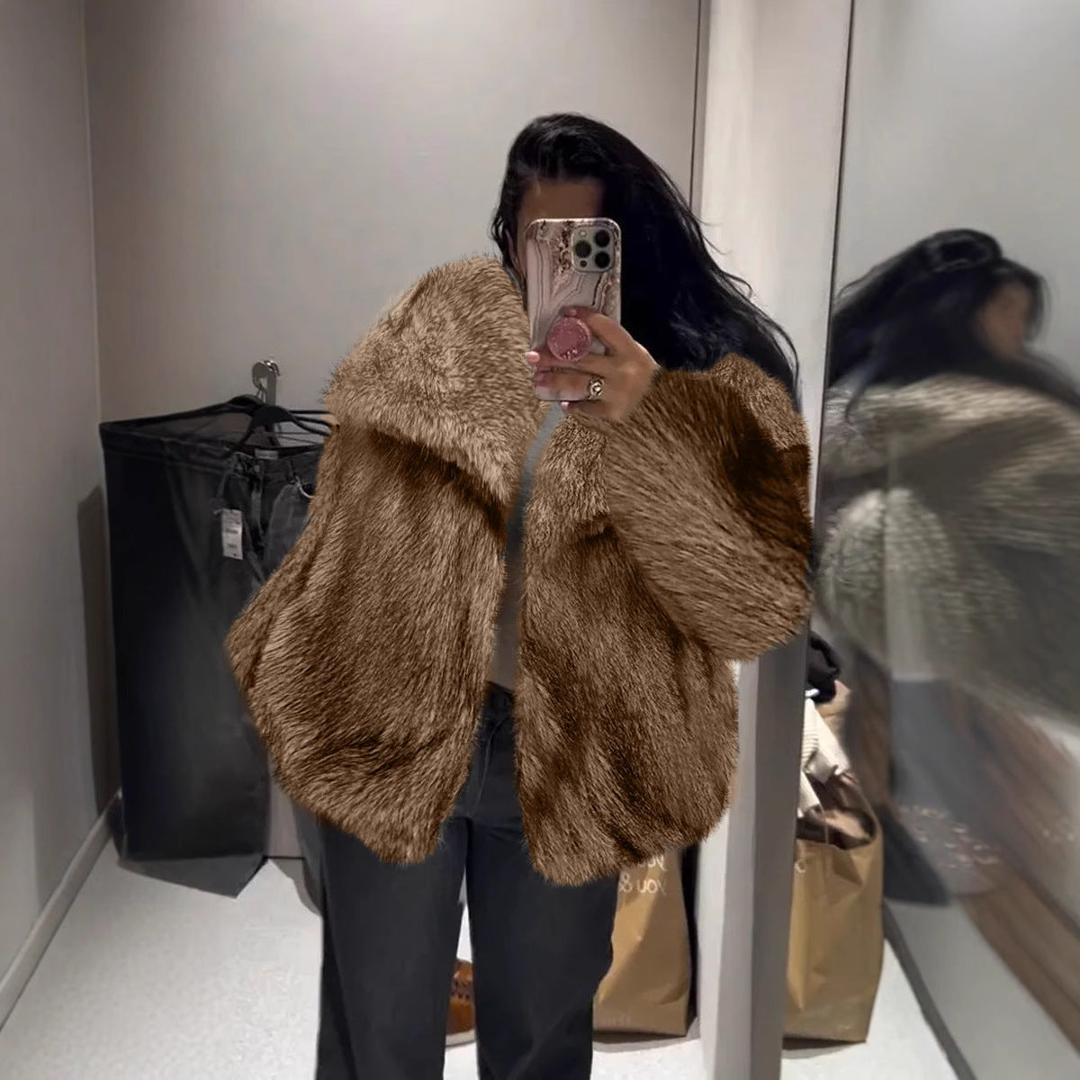 Women's Cropped Faux Fur Jacket - Short Winter Coat