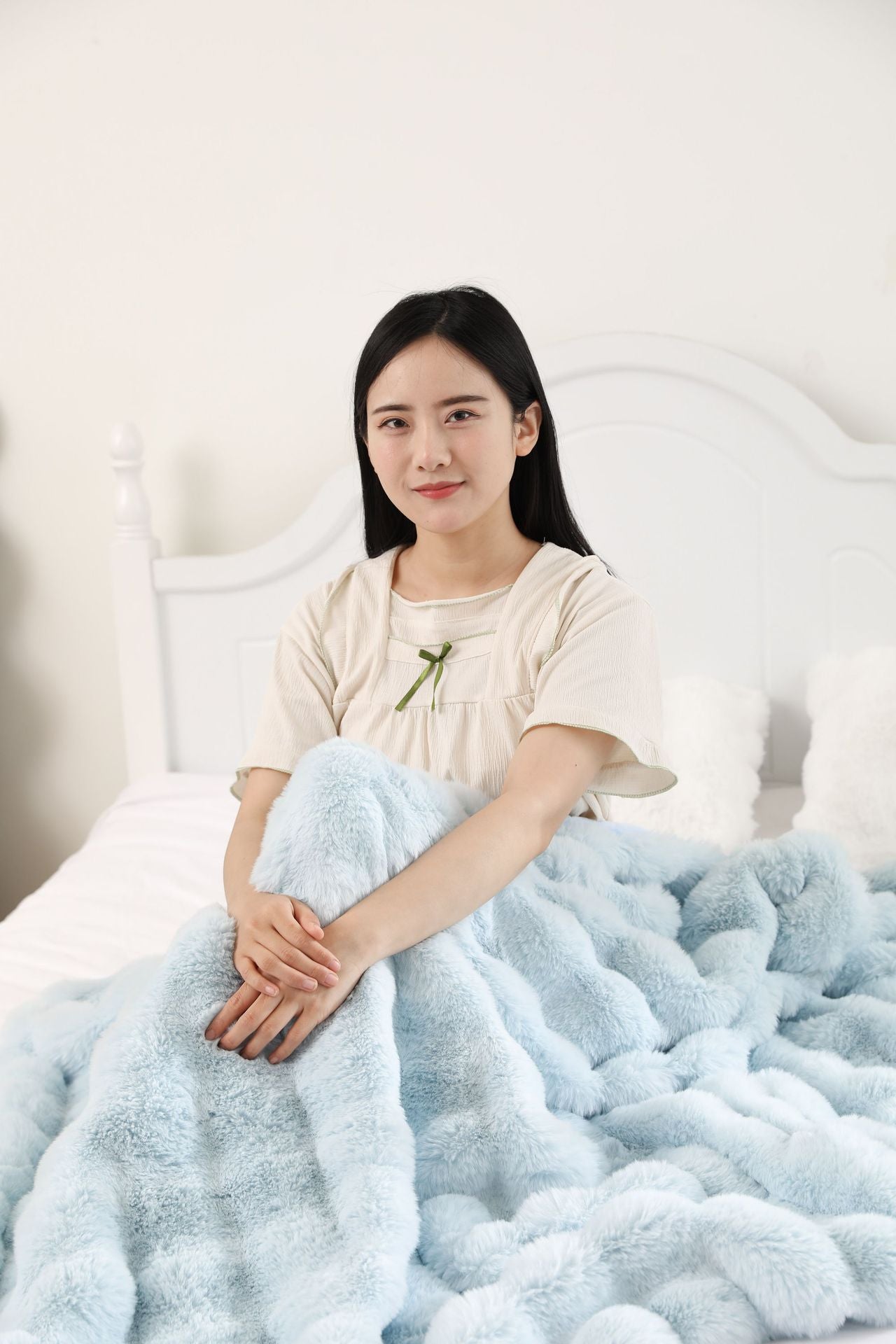 Soft & Thick Fleece Throw Blanket