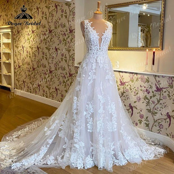Puffy Skirt Lace Wedding Dress with Spaghetti Straps