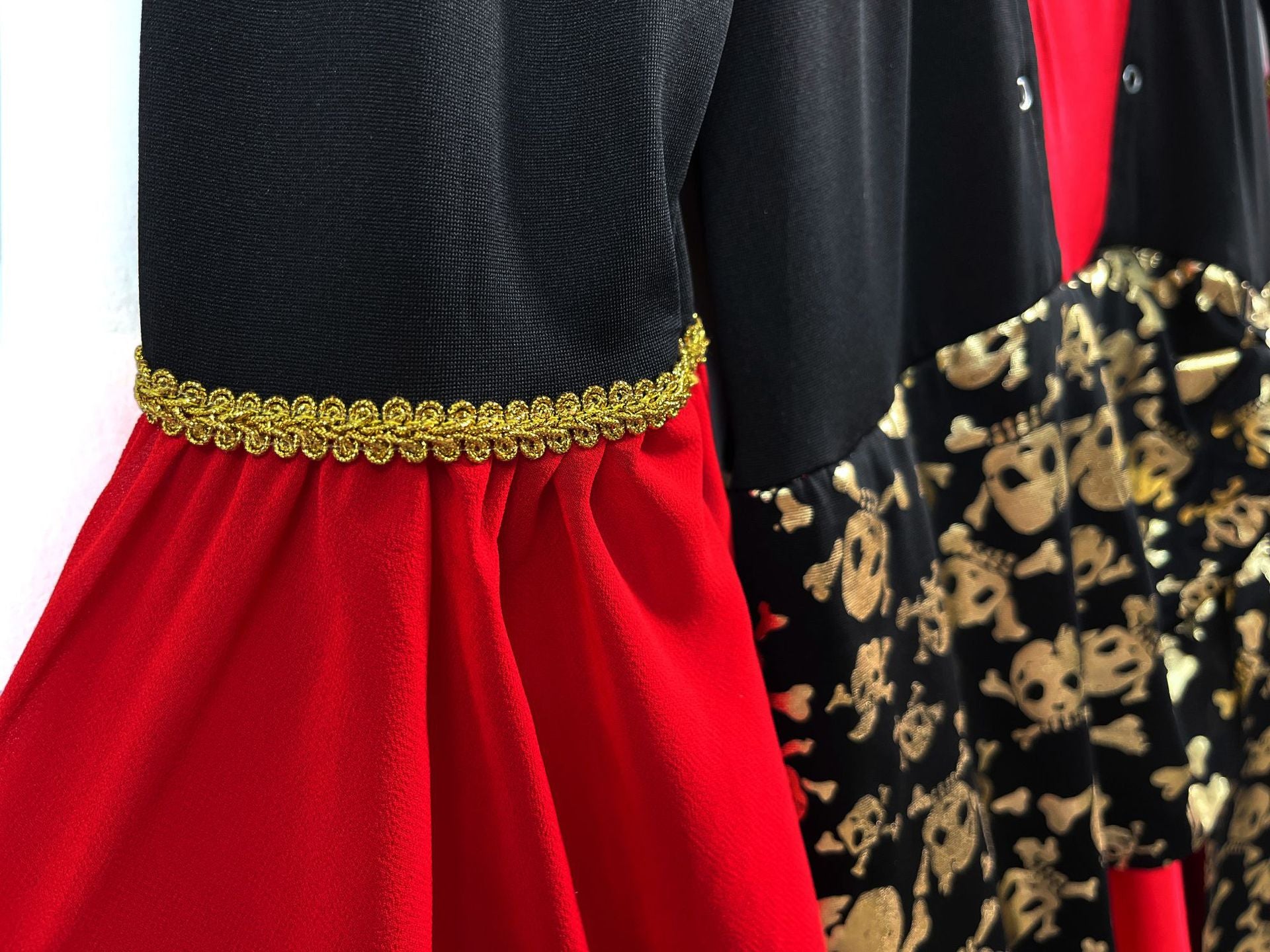 Women's Plus Size Pirate Costume - Halloween & Cosplay Roleplay Outfit