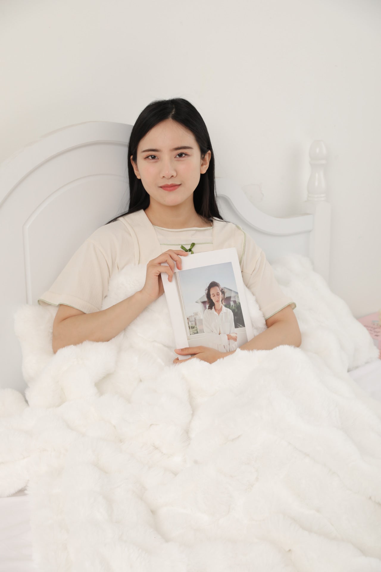 Soft & Thick Fleece Throw Blanket