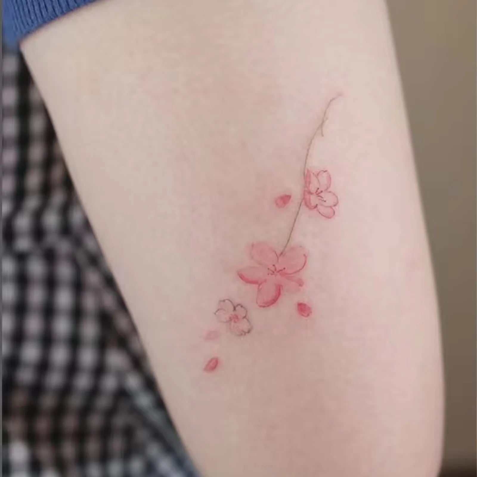 Watercolor Cherry Blossom Petal Tattoo Sticker Gradient Effect Waterproof Sweatproof Non-reflective Temporary Tattoo