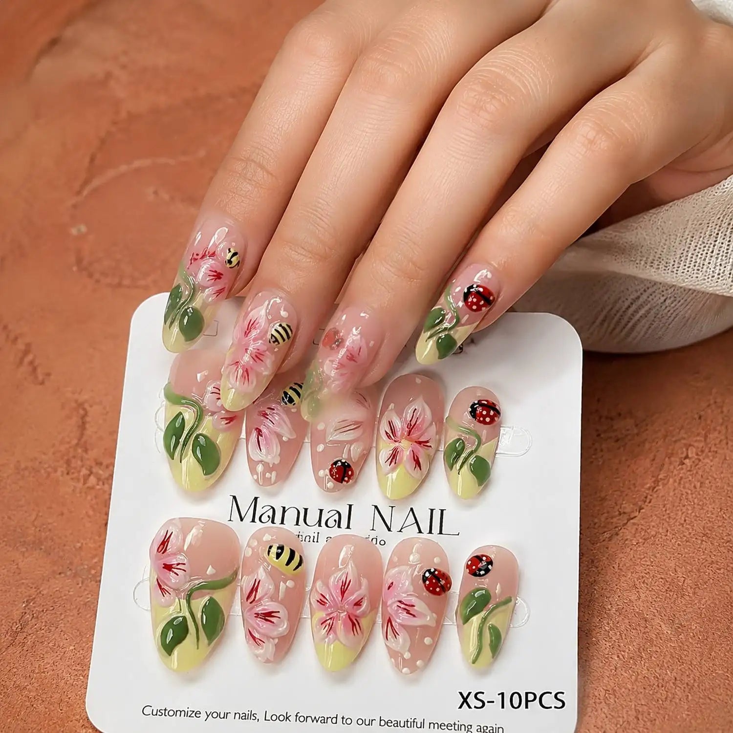 10Pcs Gradient Art Ladybug Flower Press On Nail Glossy Design Ladybug Flower Fake Nail Casual Look Ladybug Flower False Nail