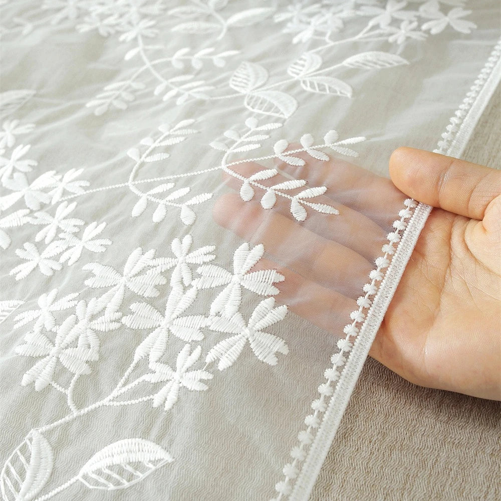 Modern Minimalist White Light and Thin Table Runner Lace Embroidery Floral Geometric Fringe Wedding Decor Tablecloth Decoration