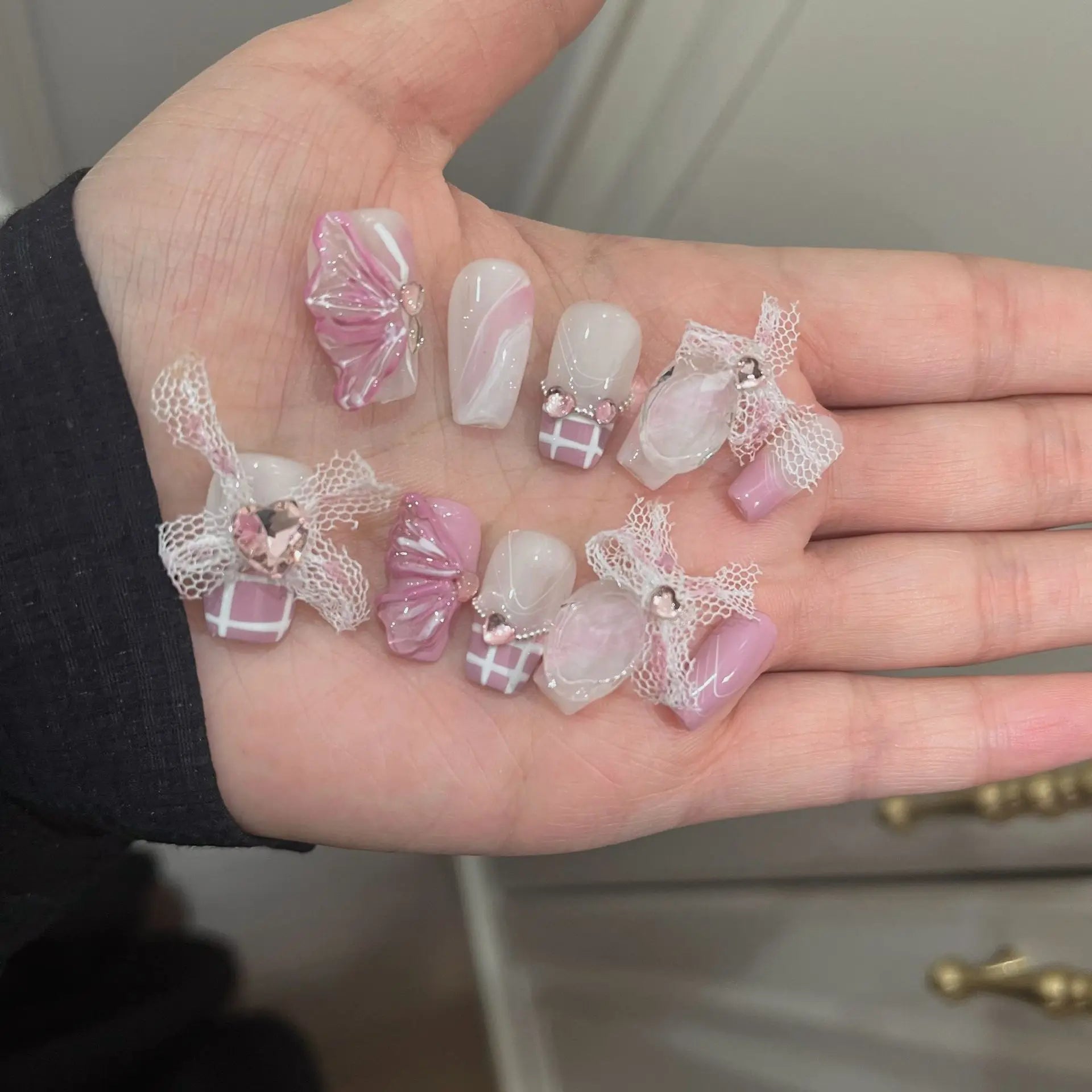 10pcs Sweet Pink Plaid Press on Nails Heart Butterfly False Nails French Bowknot Nail Cute Coffin Handmade Fake Nails for Girls