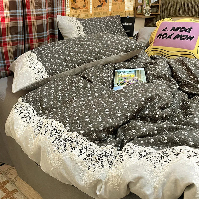 French Double-Layer Yarn Printing Bedding Set Comfort Colorfast Comforter Sets with Lace Retro Floral Skin-Friendly Bed Linens