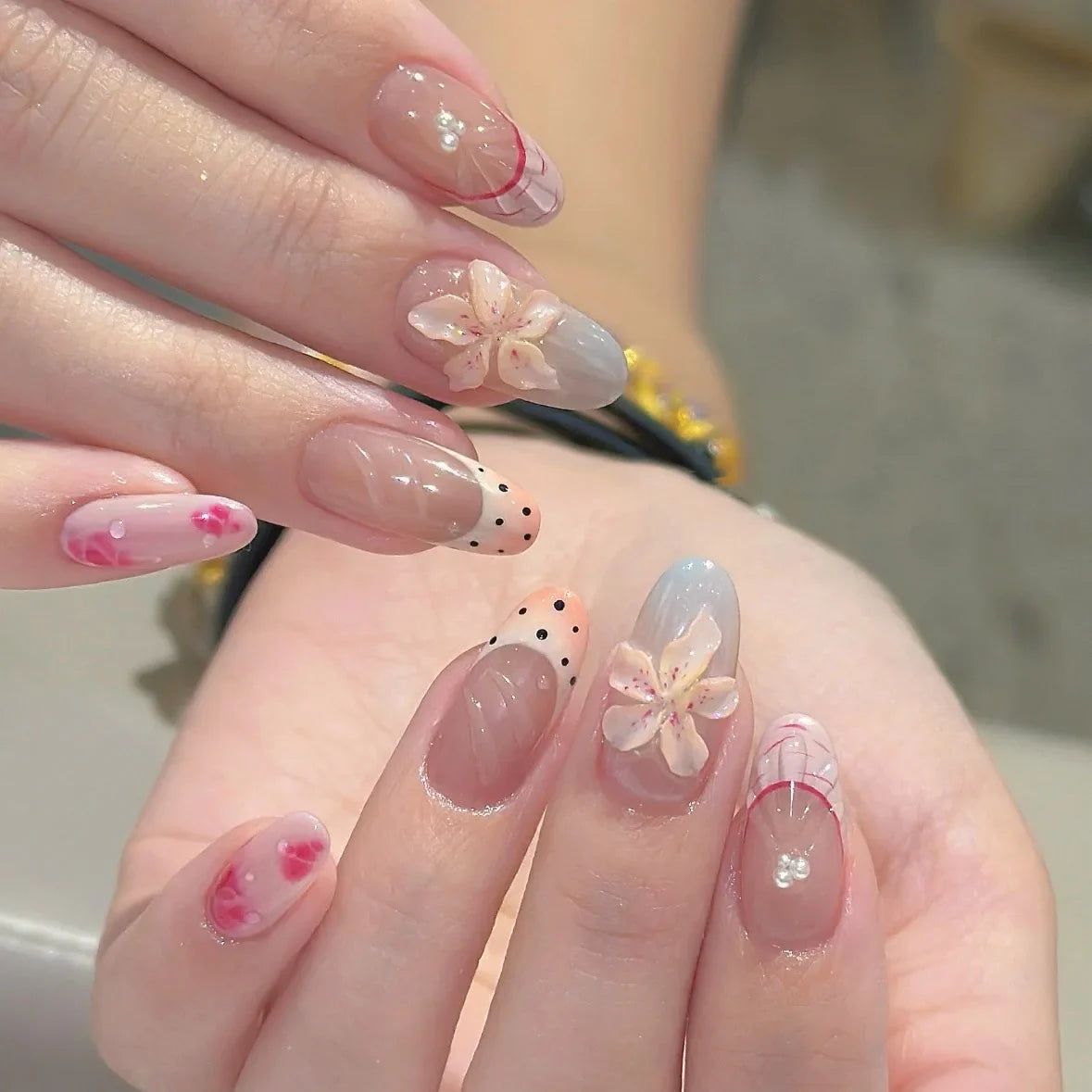 10pcs Cute Press on Nails Color French 3D Flower Fake Nails Black Polka Dot Pearl Bow Nail Tip Almond False Nails for Women Gift