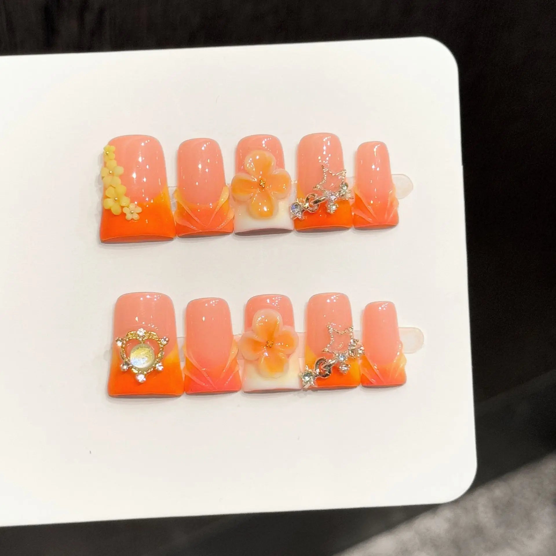 10pcs Ocean Style Fake Nails Duck Bill Press on Nails Set Handmade 3D Flowers Pearl Nail Art Gradient Blush French False Nails