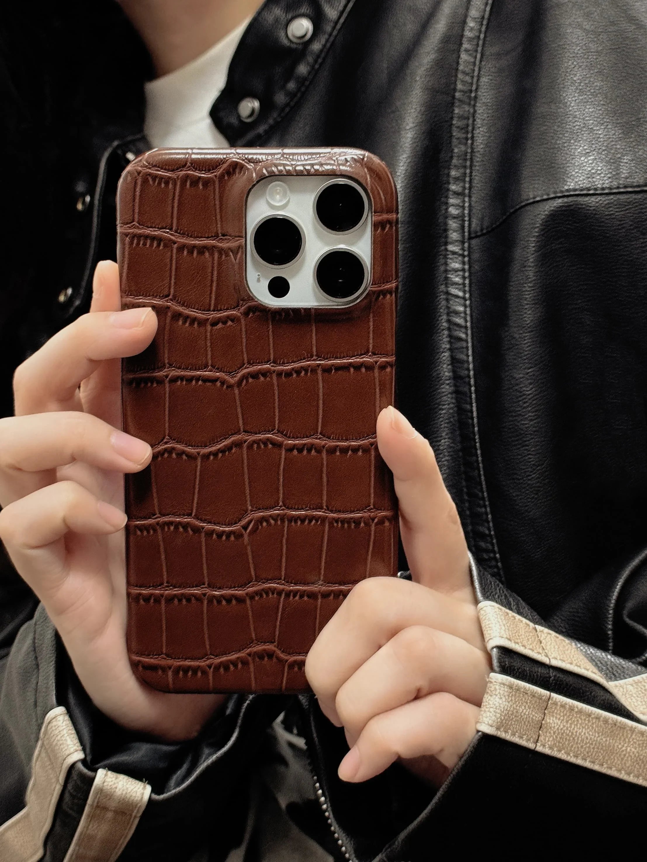 Creative INS Grey & Brown Alligator Skin Texture Fashion Phone Case for iPhone 16 15 14 13 Pro Max Back Phone Cover Capa
