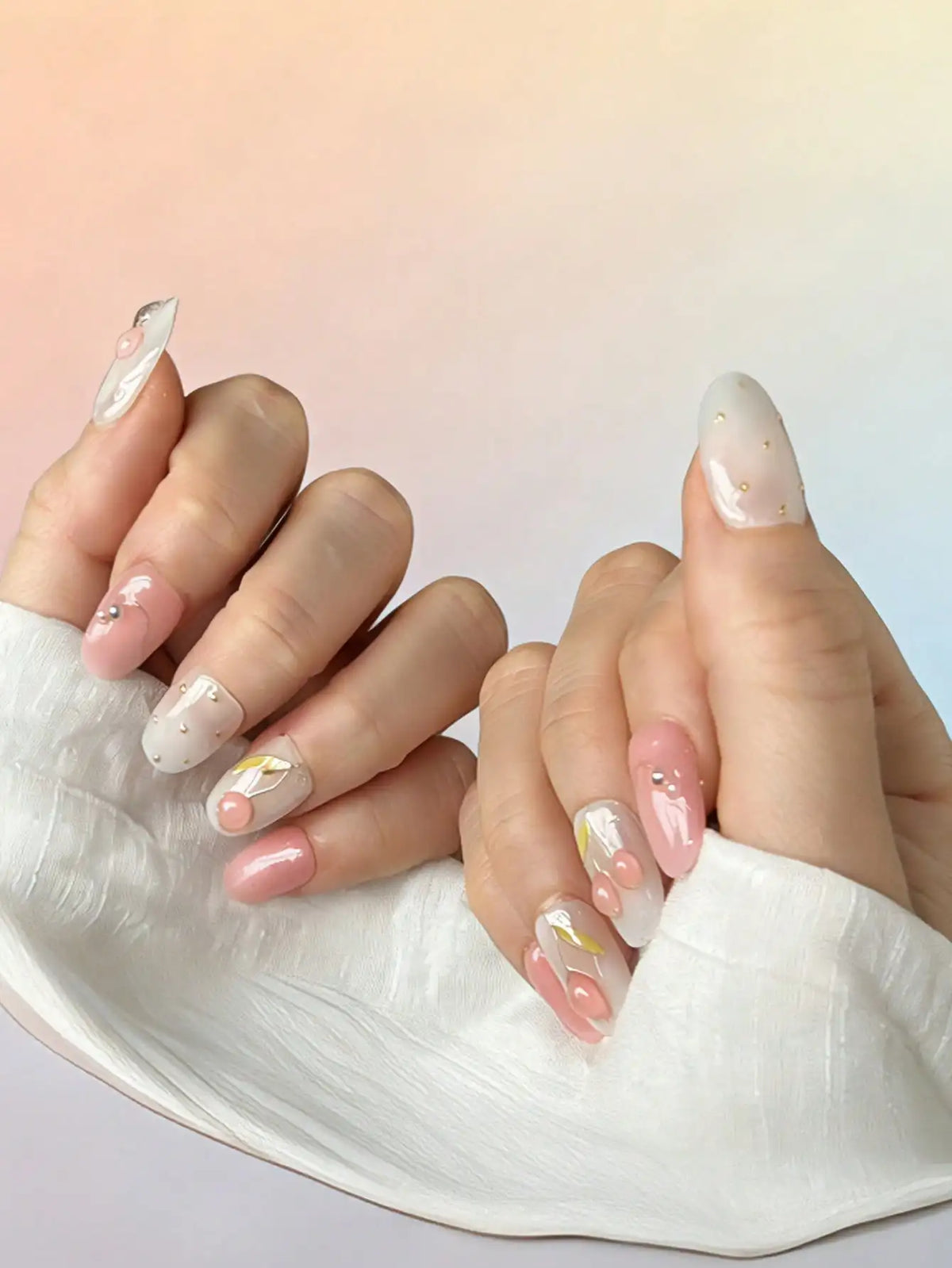 10Pcs Handmade Short Oval Press On Nails Pink White Gold Line Floral Pearl Fake Nails Glossy for Daily Valentine's Day