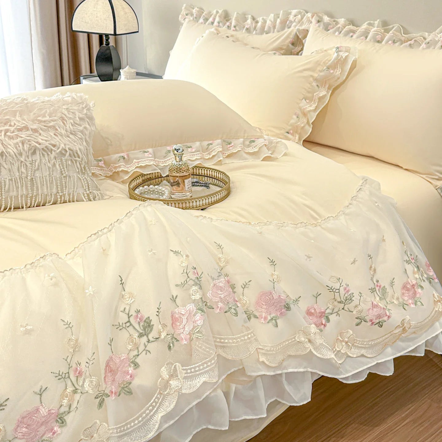 Korean Style 100%Cotton Bedding Set Luxury Lace Flowers Embroidery Princess Duvet Cover Bed Sheet Pillowcases Beige Bedclothes