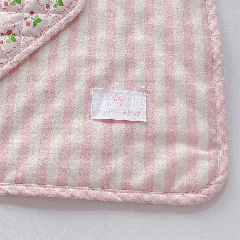 Korean Strawberry Garden Table Mat Cute Pink Quilted Edge Dinner Photo Props Tablecloth Birthday Gift Outdoor Picnic Tablecloth