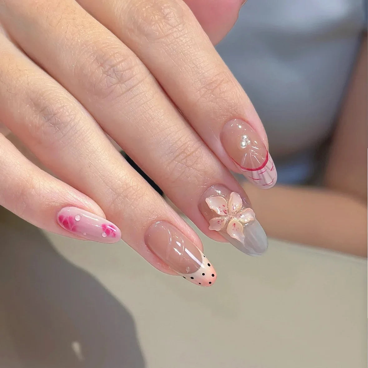 10pcs Cute Press on Nails Color French 3D Flower Fake Nails Black Polka Dot Pearl Bow Nail Tip Almond False Nails for Women Gift