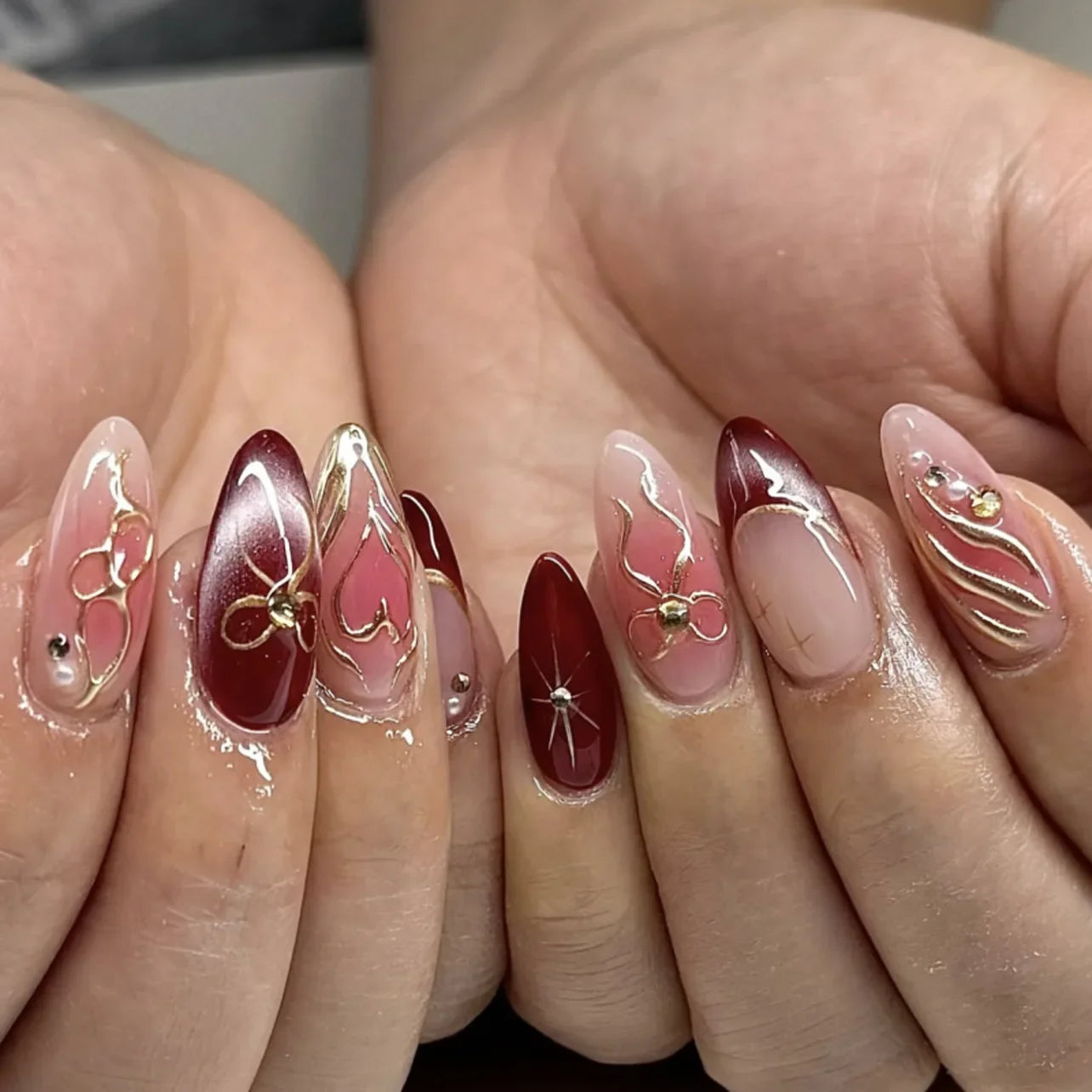24Pcs Y2K Almond Press on Nails 3D Pink Flowers Stick on Nails Polka Dot Nail Sweet Cool Leopard Print False Nails Metal Nail