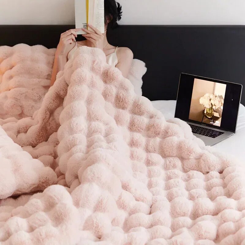 Tuscan Imitation Fur Blanket for Winter Luxury Warmth Super Comfortable Blankets for Beds High-end Warm Winter Blanket for Sofa