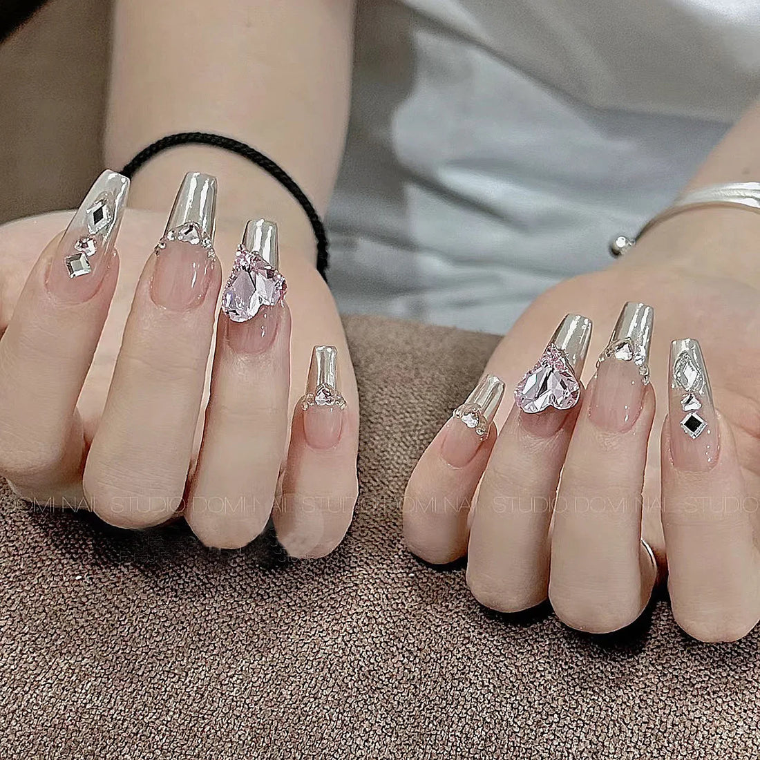 10pcs Medium Coffin Cat Eye False Nails Sweet Pearl Fake Nails with Heart Diamond Press on Nails Silver Glitter Polka Dot Nail