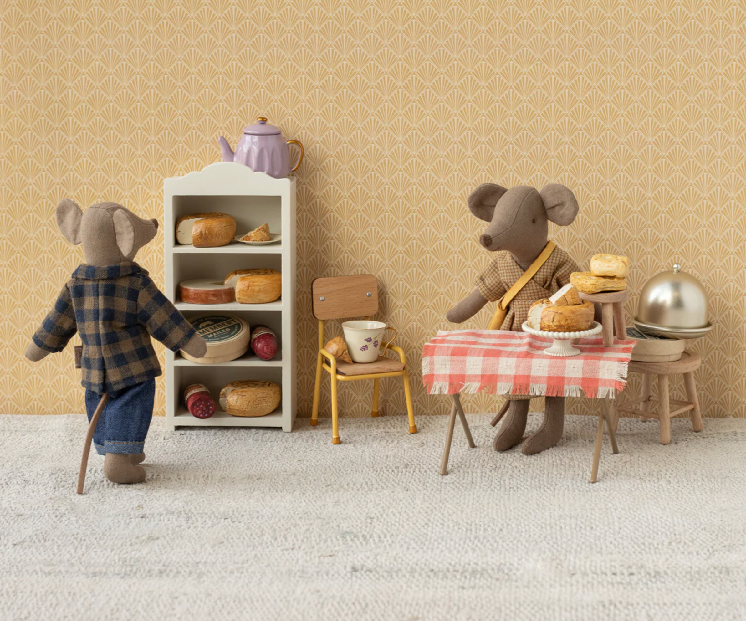 Mum mouse  Light brown