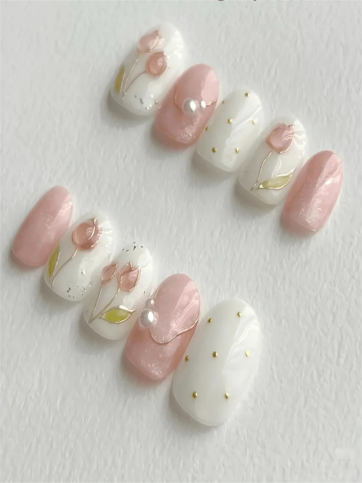10Pcs Handmade Short Oval Press On Nails Pink White Gold Line Floral Pearl Fake Nails Glossy for Daily Valentine's Day