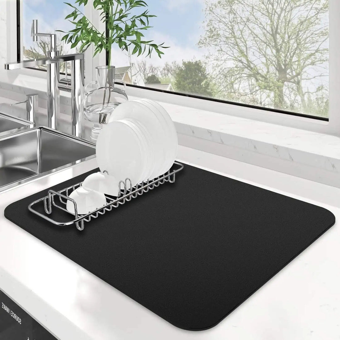 Vintage Polka Dot PU Leather Table Mat Heat-Resistant Absorbent Pad for Dining Table Kitchen Countertop & Coffee Table Use