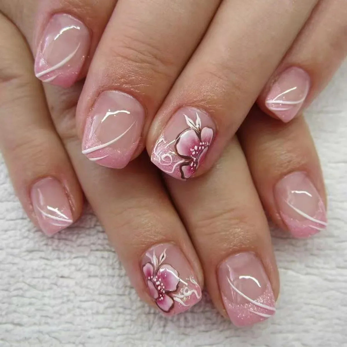 24pcs Sweet Cool False Nails Gradient French Fake Nail Tips with Purple Flowers Design Short Square Press on Nails Colorful Nail