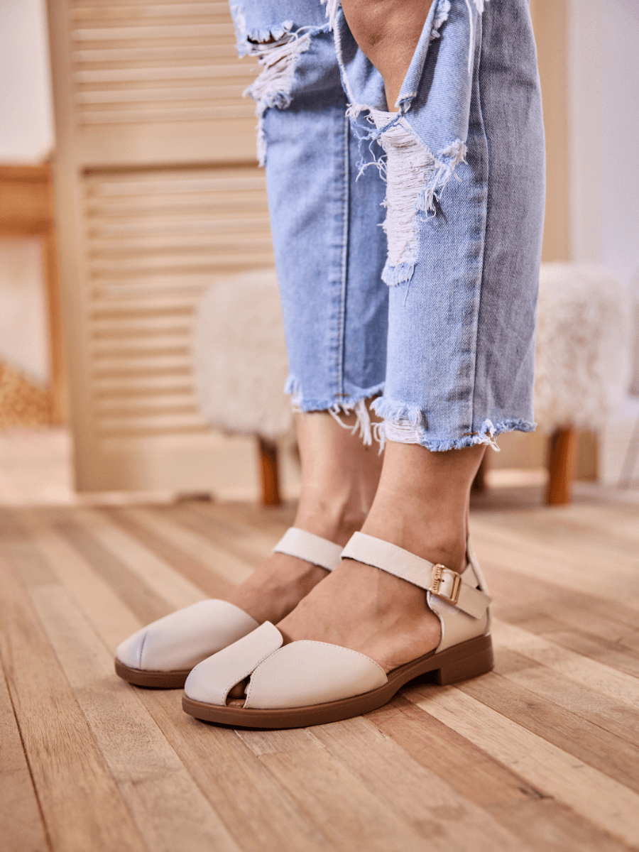 Tatum Leather Flat Sandal - Beige