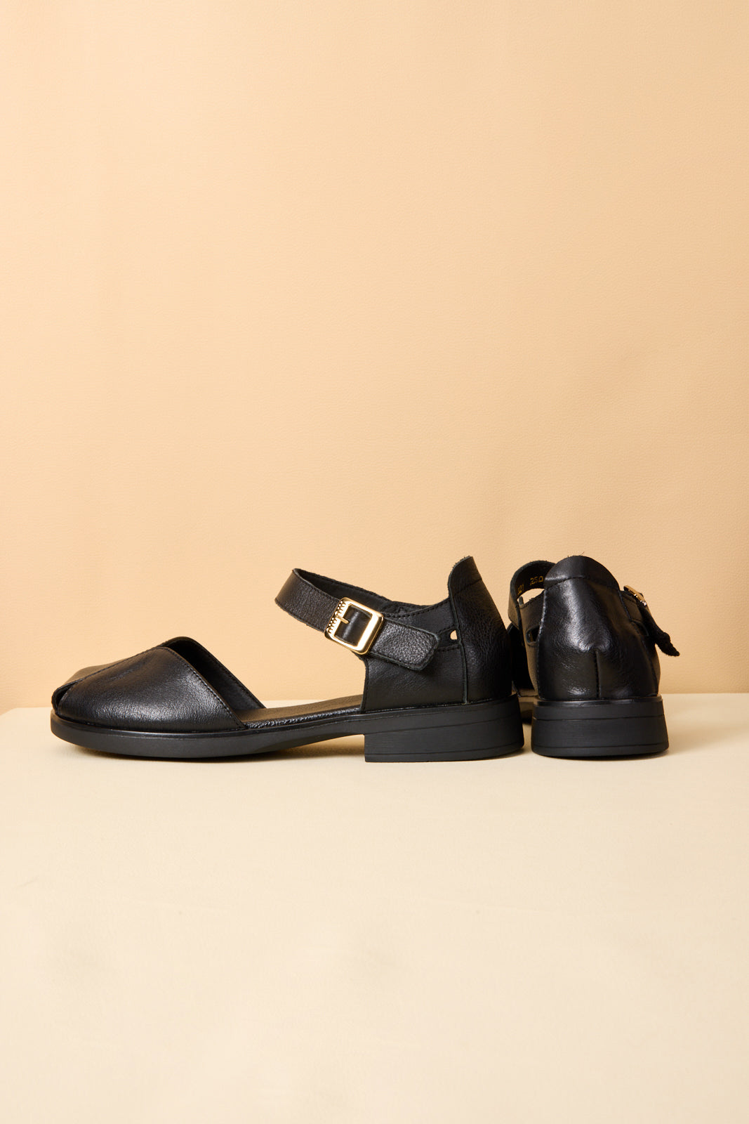 Tatum Leather Flat Sandal - Black