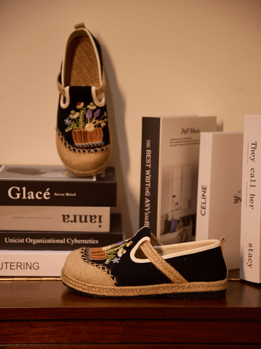 Gemma Floral Embroidered Linen Espadrilles - Black