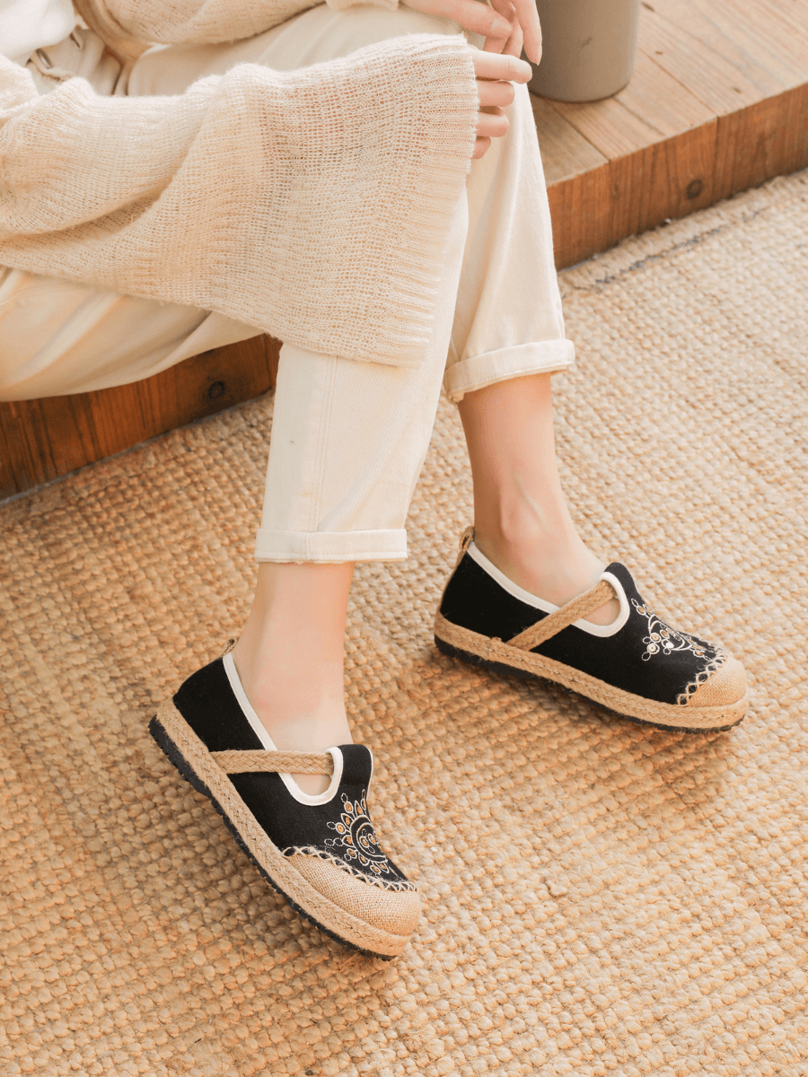 Blooming Moon Embroidered Linen Espadrilles - Black