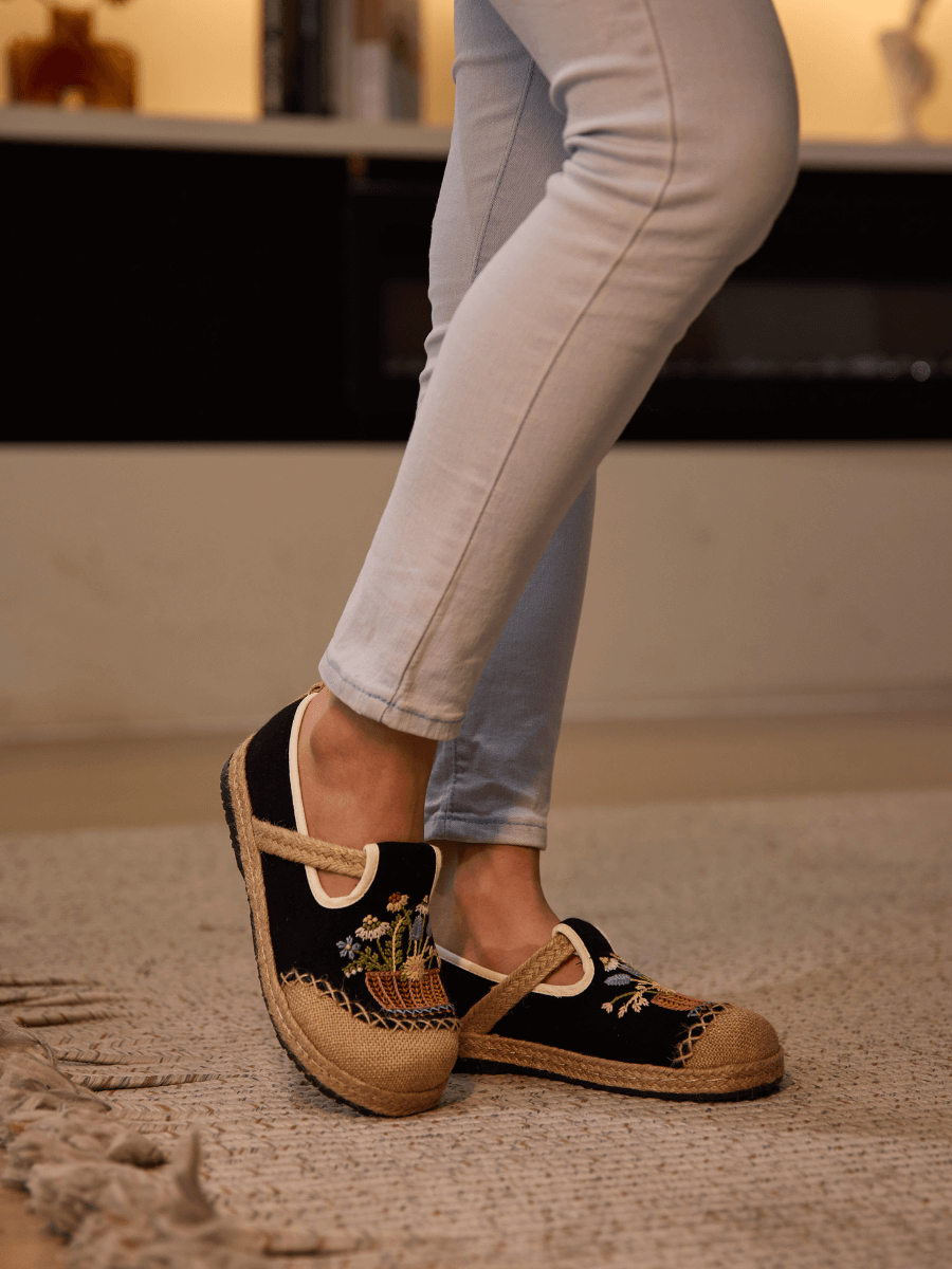 Gemma Floral Embroidered Linen Espadrilles - Black