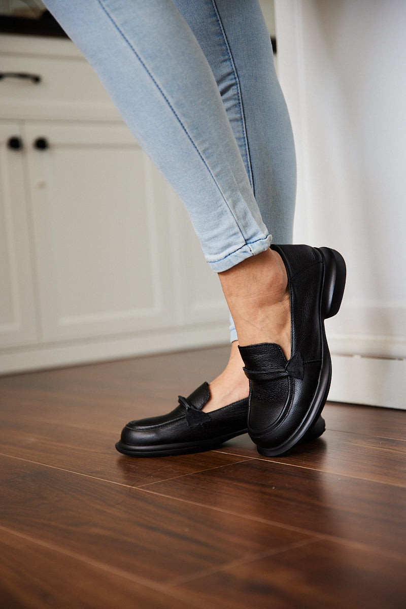 Simple Your Way Leather Loafer - Black