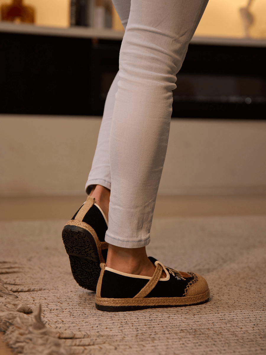 Gemma Floral Embroidered Linen Espadrilles - Black