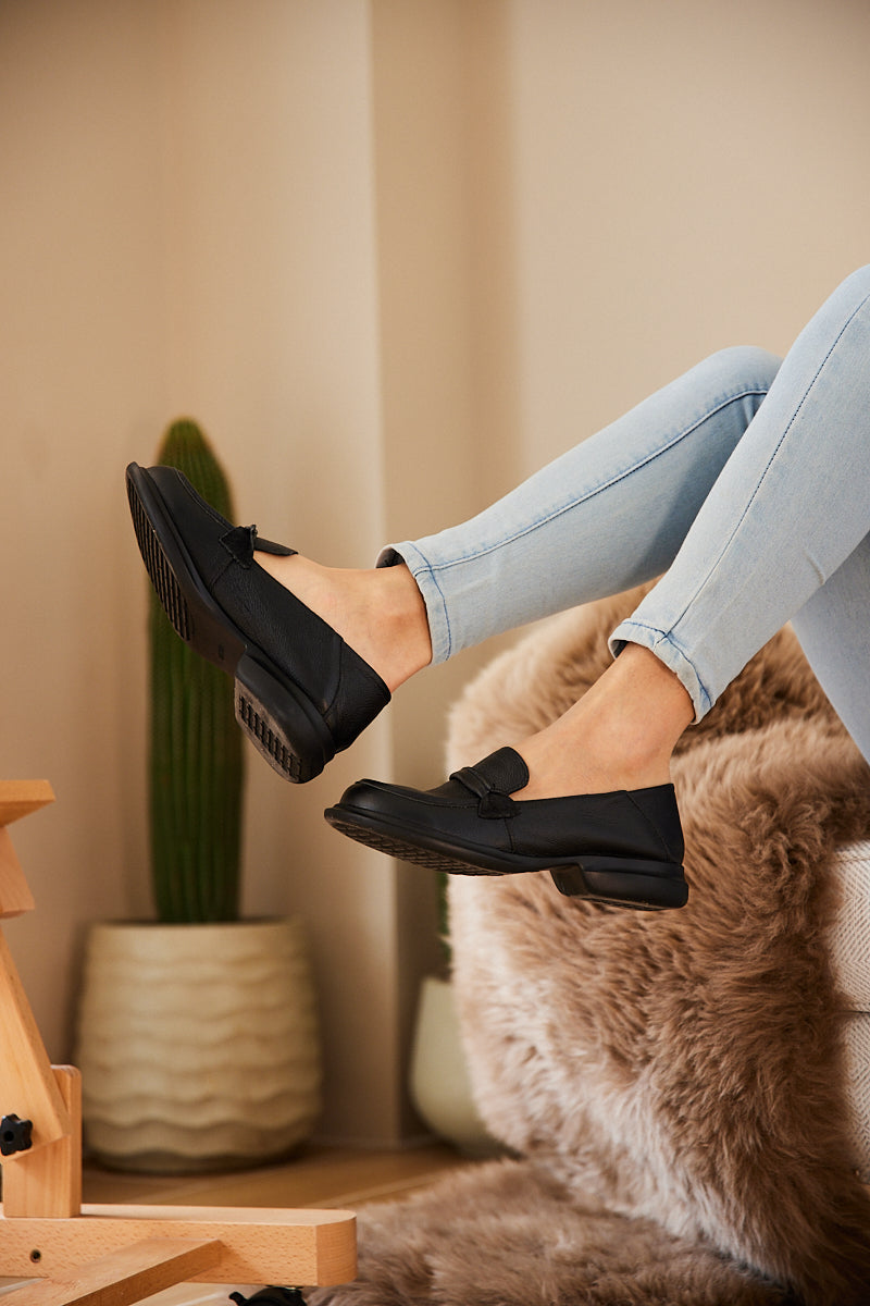Simple Your Way Leather Loafer - Black