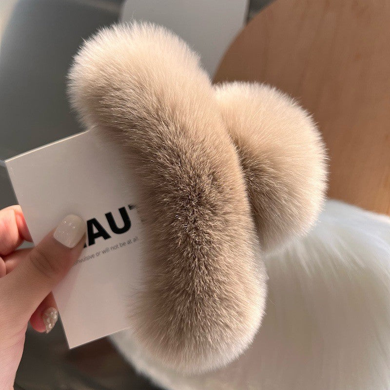 Trendy Large Furry Hair Claw Clip