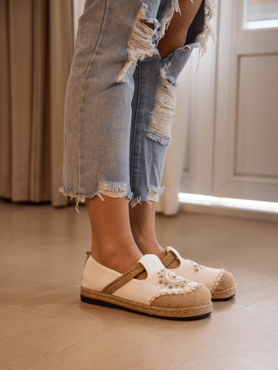 Blooming Moon Embroidered Linen Espadrilles - Cream