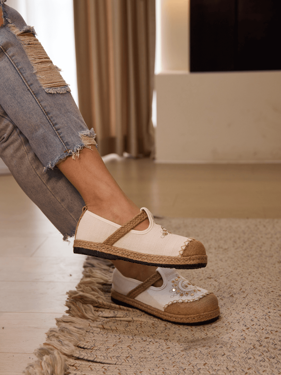 Blooming Moon Embroidered Linen Espadrilles - Cream