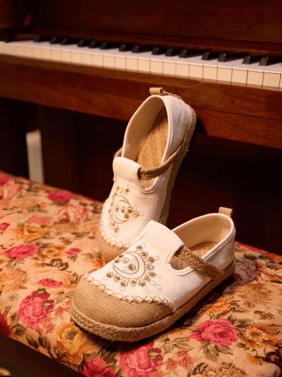 Blooming Moon Embroidered Linen Espadrilles - Cream