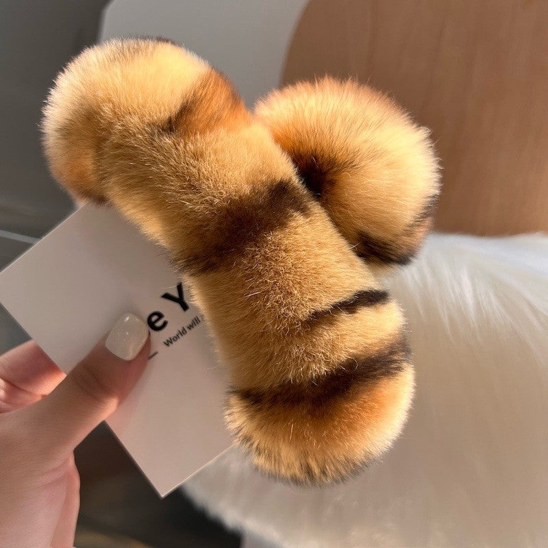 Trendy Large Furry Hair Claw Clip
