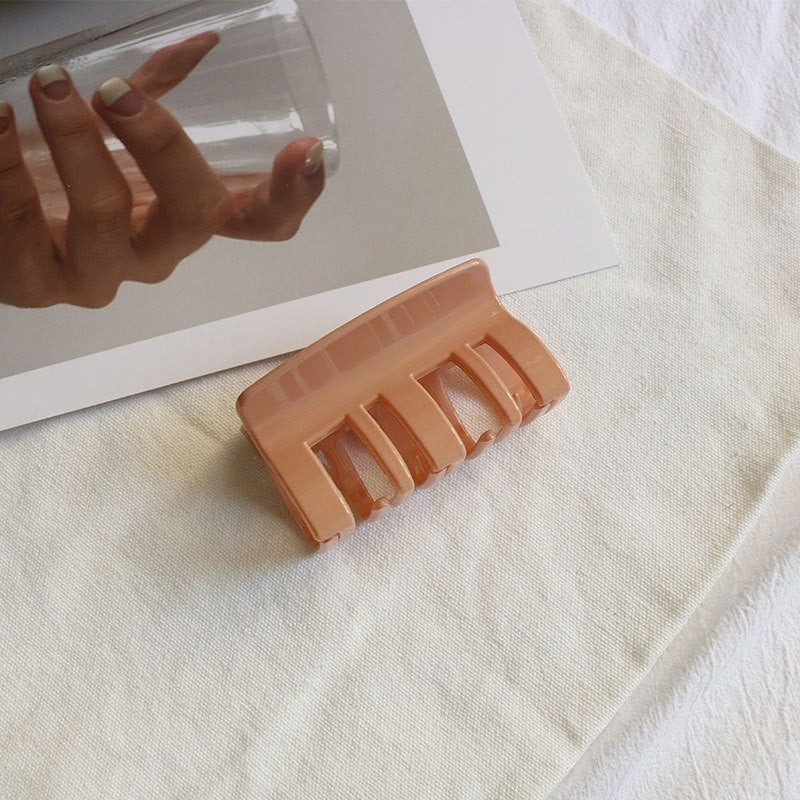 Retro Elegant Resin Hair Claw Clip