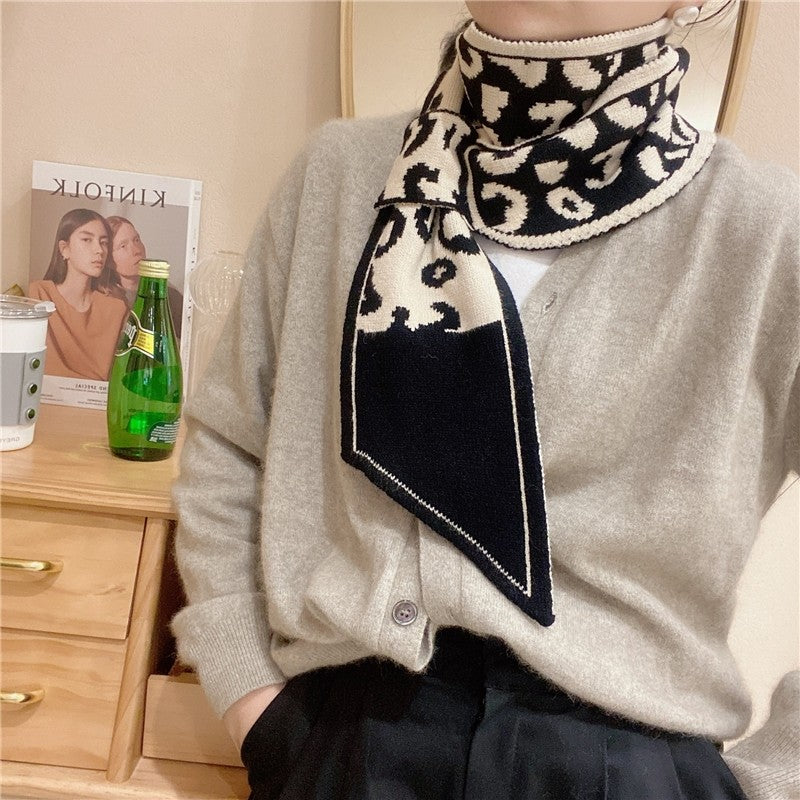 Stylish Knit Scarf With Floral Print