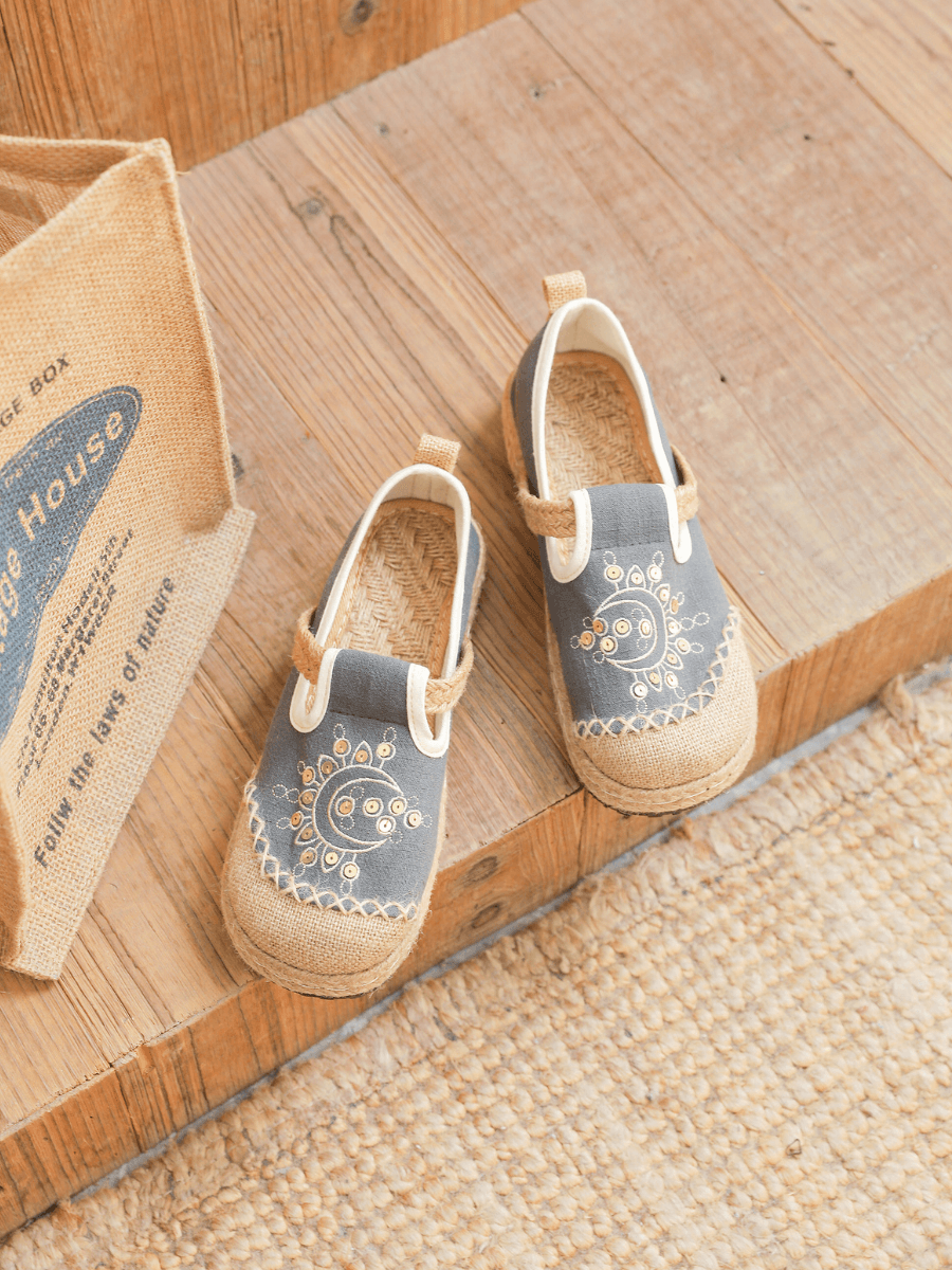 Blooming Moon Embroidered Linen Espadrilles - Grey