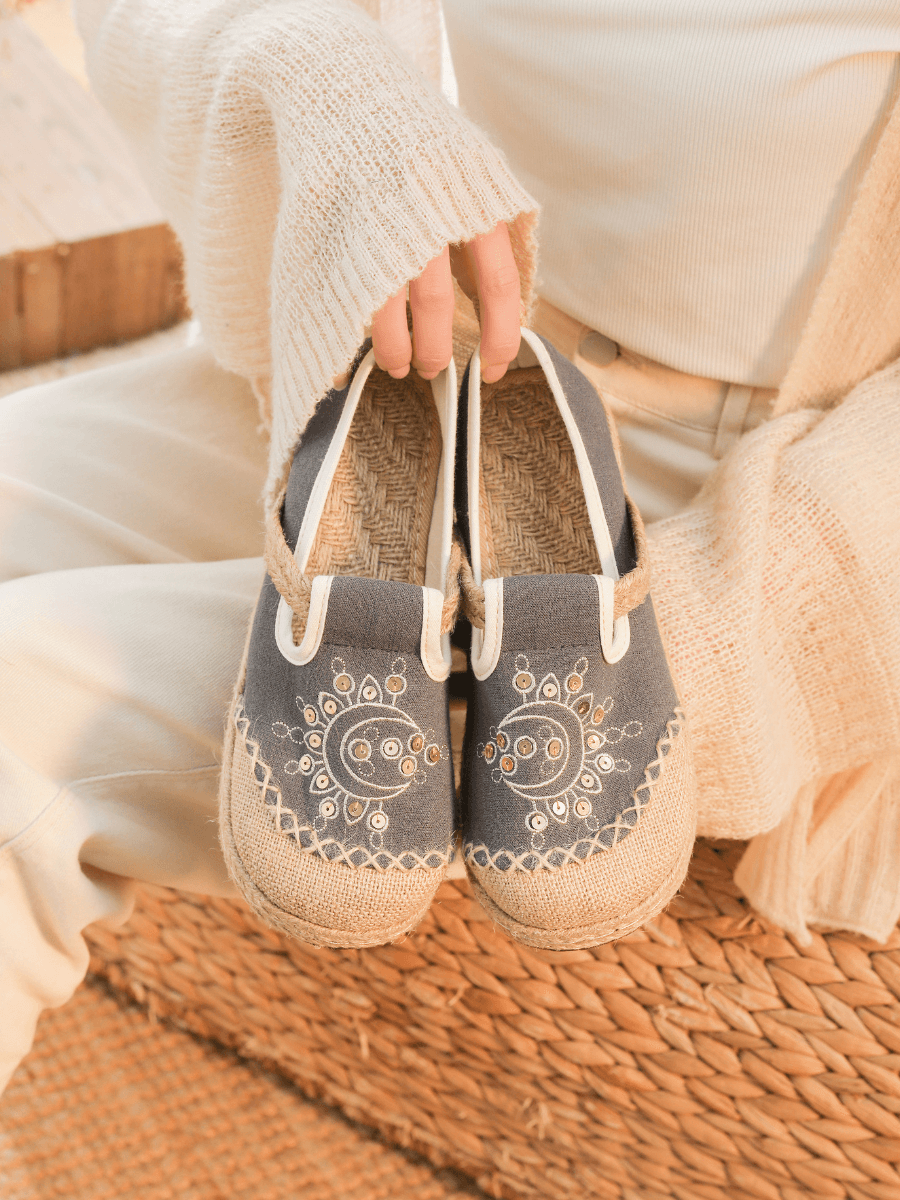 Blooming Moon Embroidered Linen Espadrilles - Grey