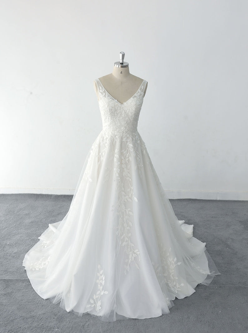 Simple A-line Light Wedding Dress Wedding Dresses, 3D Tree Leaf Appliques Summer Lace Wedding Dress