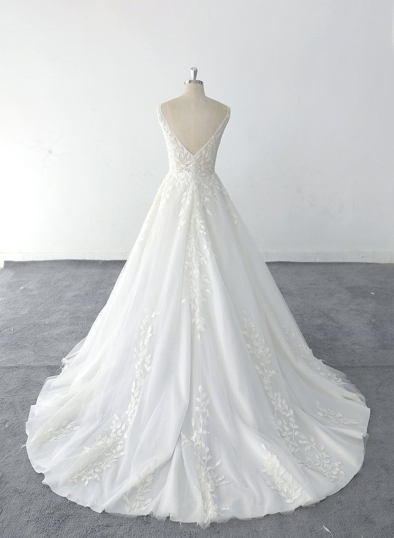 Simple A-line Light Wedding Dress Wedding Dresses, 3D Tree Leaf Appliques Summer Lace Wedding Dress