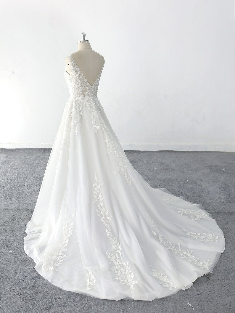 Simple A-line Light Wedding Dress Wedding Dresses, 3D Tree Leaf Appliques Summer Lace Wedding Dress