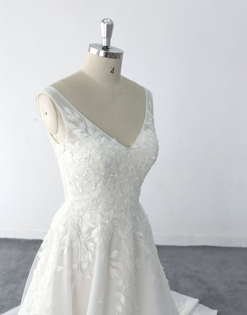 Simple A-line Light Wedding Dress Wedding Dresses, 3D Tree Leaf Appliques Summer Lace Wedding Dress